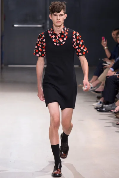 Look 19